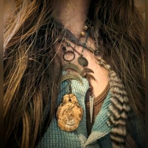 Gratitude Post londonerus original artwear